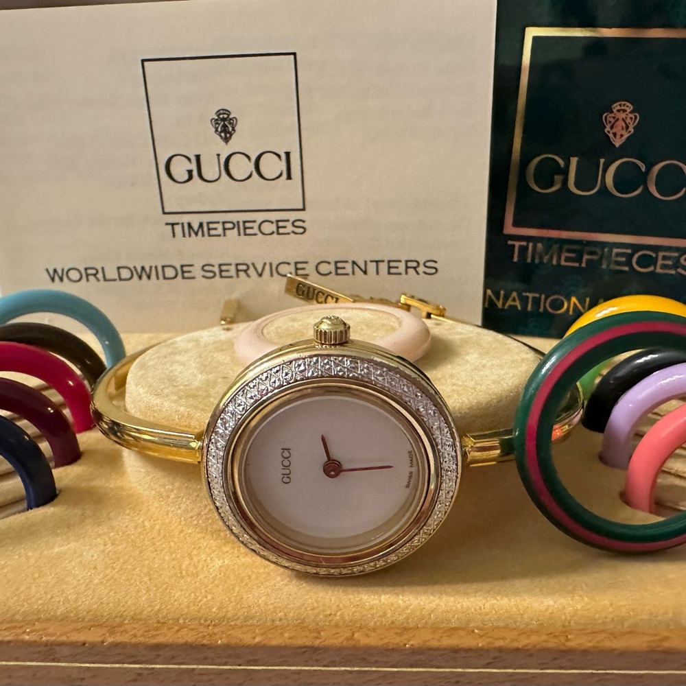 Near Mint~Gucci Bangle Bracelet Bezel Diamond Cut Watch W/Box/Paper